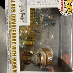 Funko Pop Albus Dumbledore with Hogwarts - Gold and Brown #27